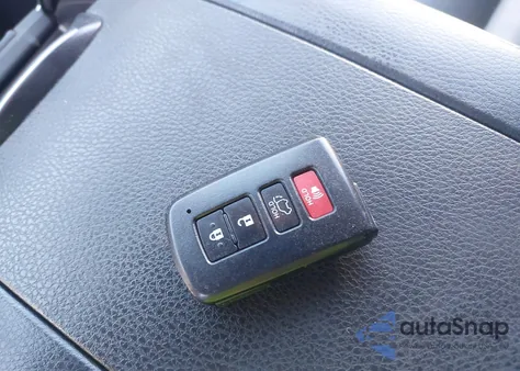 2018 Toyota Highlander Xle z USA, uszkodzony, nr VIN 5TDJZRFHXJS843200